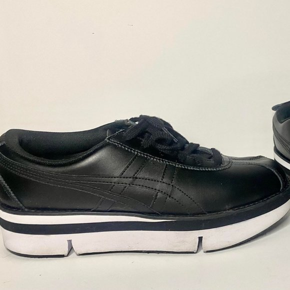 Onitsuka Tiger by ASICS Expresive Sneaker Women's Sneaker- Size 6 - Picture 3 of 5